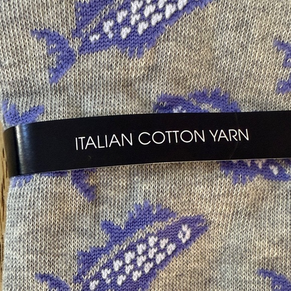 Daniel Cremieux Gray Socks with Blue Fish Design - Picture 3 of 4